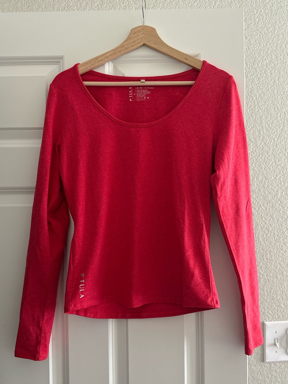 P’tula activewear long sleeve top